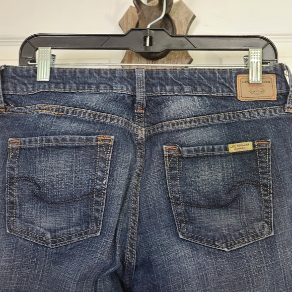 (1457) Levi's Woman's Signature Low Rise Bootcut Blue Jeans, Size: 10  Blue - Picture 14 of 15